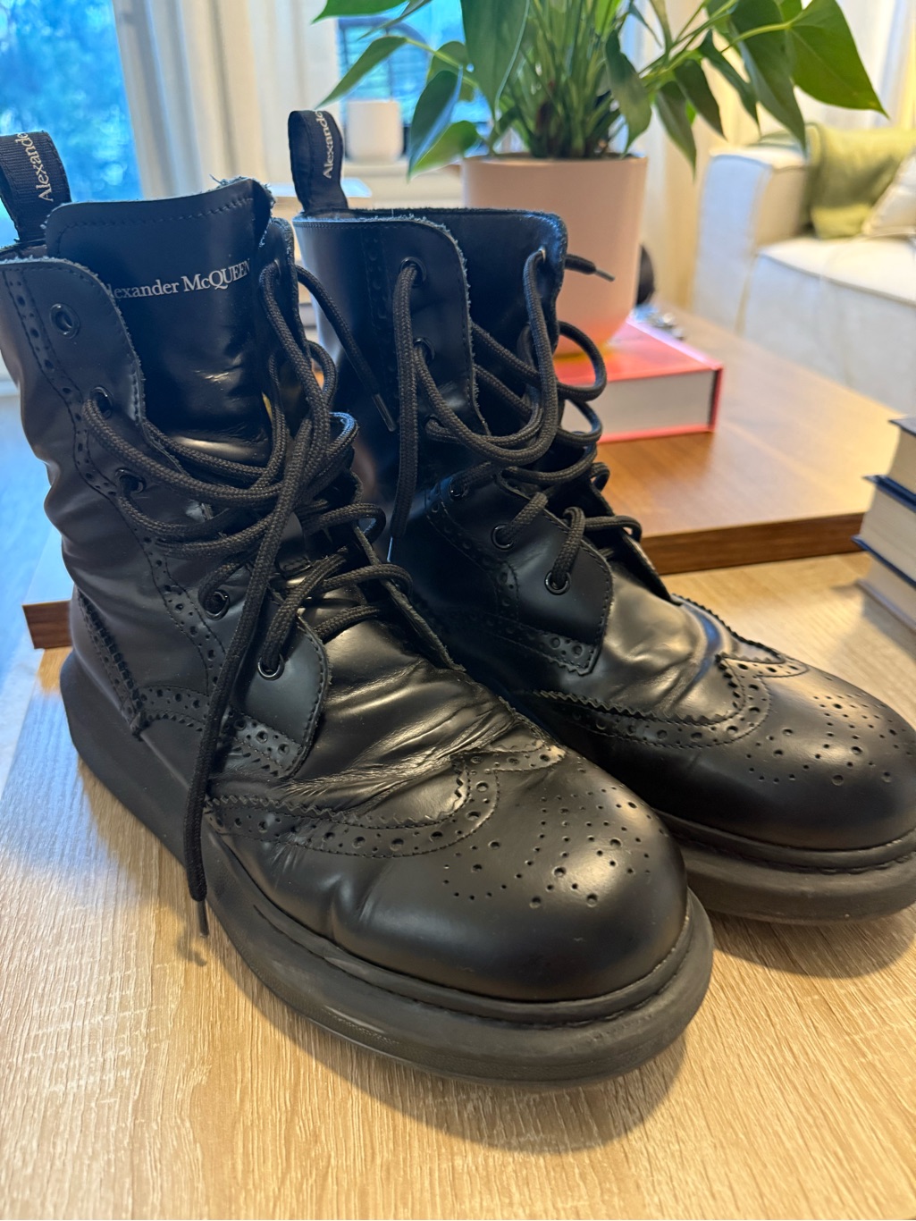 Alexander Mcqueen Black Leather Wingtip Lace-Up Boots